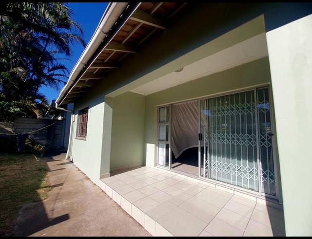 2 BEDROOM TOWNHOUSE FOR SALE IN UVONGO